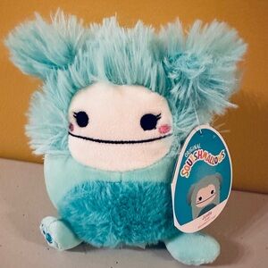 Nwt HTF 👣 5" Joelle Blue Bigfoot  Squishmallow Yeti